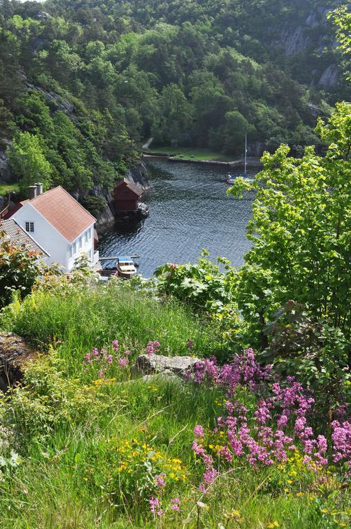 Hei Og Hav - I Torbjorn Egners Ferierike Villa Mandal Buitenkant foto